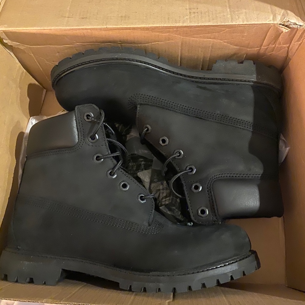 Woman’s Timberland Premium Black Nubuck Boot Size 10